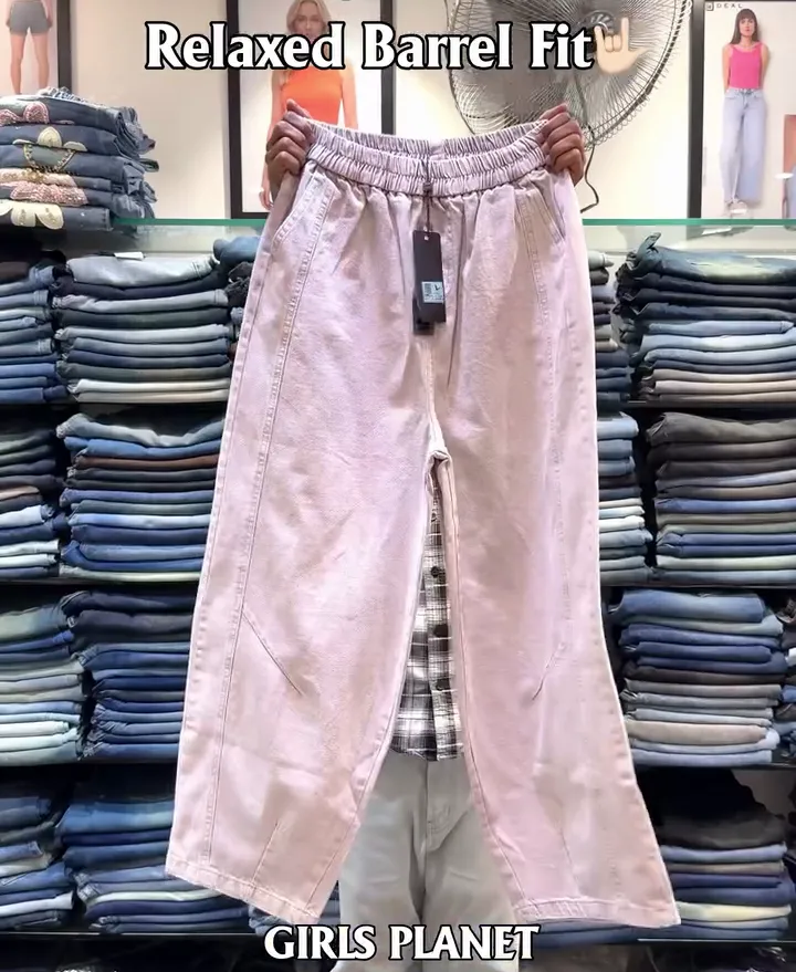 Relaxed Barrel Fit Denim Jeans - Image 4